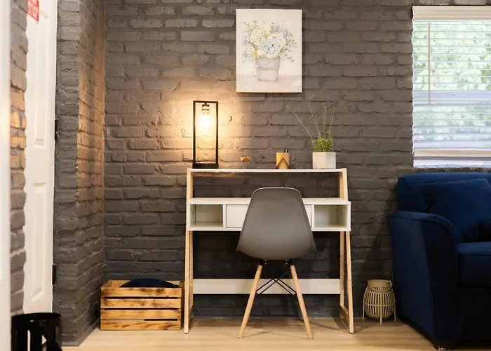 King Comfort - Bright And Modern 1br In Dunlap
