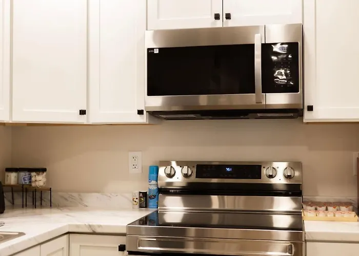 King Comfort - Bright And Modern 1br In
